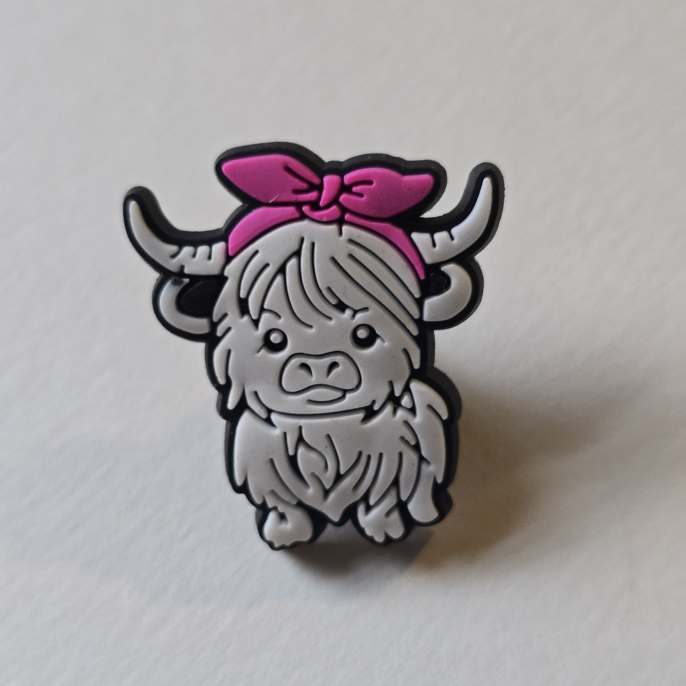 Highland Cow Pin with Pink Bow